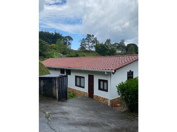 vendo casa finca campestre el Peñol  Antioquia 3.200 m2 uv FR