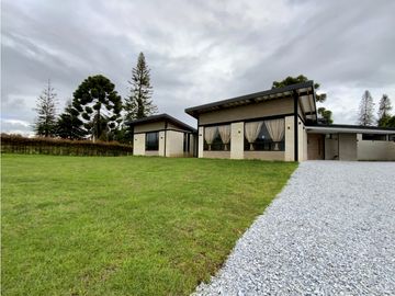 Casa Campestre Parcelación Vía La Ceja San Antonio