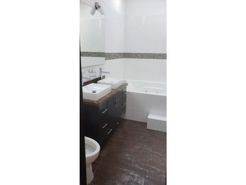 Casa Unifamiliar en venta en Las Flores Envigado