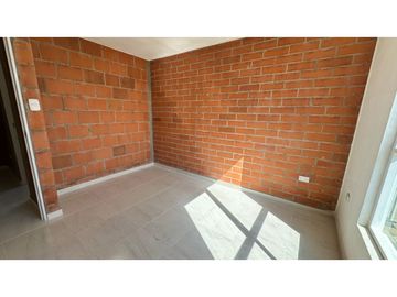 Casa esquinera con local en Villa del Carmen - Pereira