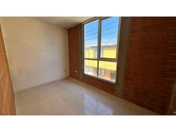 Casa esquinera con local en Villa del Carmen - Pereira
