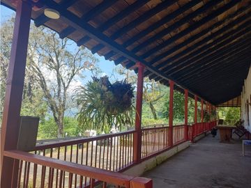Finca tradicional en Fredonia con hermosa vista