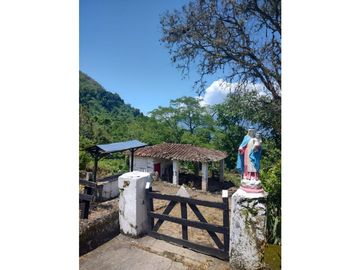 Finca tradicional en Fredonia con hermosa vista