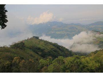 Finca tradicional en Fredonia con hermosa vista