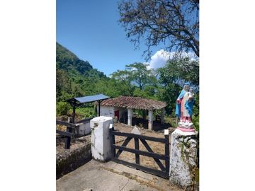 Finca tradicional en Fredonia con hermosa vista