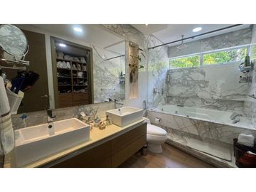 VENTA DE CASA LUJOSA  EN BARRIO LA CASTELLANA