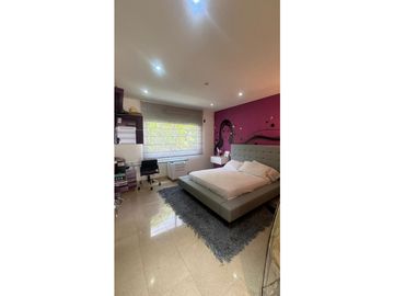 VENTA DE CASA LUJOSA  EN BARRIO LA CASTELLANA