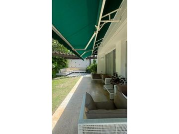 VENTA DE CASA LUJOSA  EN BARRIO LA CASTELLANA