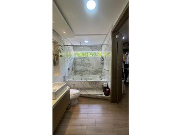 VENTA DE CASA LUJOSA  EN BARRIO LA CASTELLANA