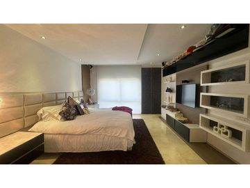 VENTA DE CASA LUJOSA  EN BARRIO LA CASTELLANA