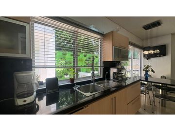 VENTA DE CASA LUJOSA  EN BARRIO LA CASTELLANA