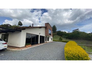 venta de casa campestre en El Retiro Antioquia