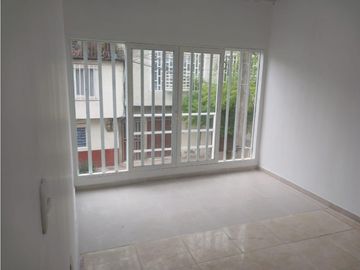SE VENDE APTO EN CERRITOS VALLE