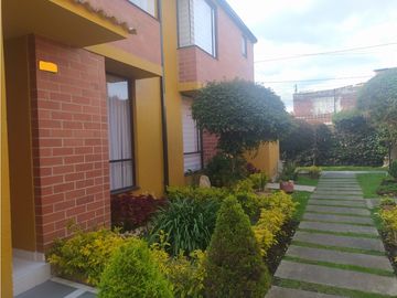 Vendo casa en conjunto cerrado en Chía
