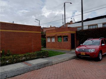 Vendo casa en conjunto cerrado en Chía