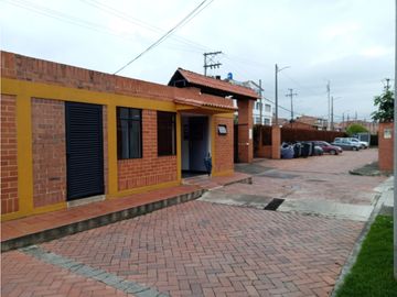 Vendo casa en conjunto cerrado en Chía
