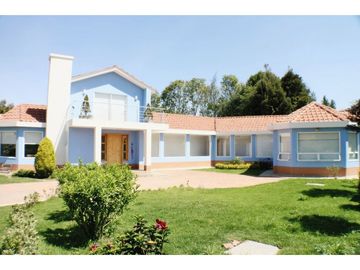 Hermosa Casa Campestre en Venta Cajicá
