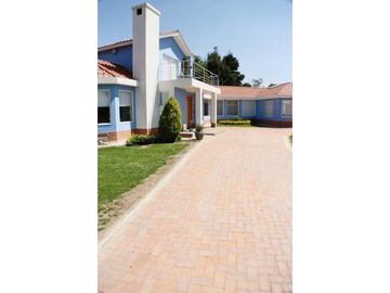 Hermosa Casa Campestre en Venta Cajicá