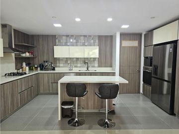 VENDO APARTAMENTO  LOMA DEL ESMERALDAL ENVIGADO