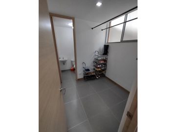 VENDO APARTAMENTO  LOMA DEL ESMERALDAL ENVIGADO