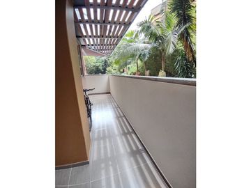 VENDO APARTAMENTO  LOMA DEL ESMERALDAL ENVIGADO