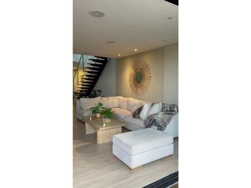 VENDO CASA SECTOR LOMA DEL ATRAVEZADO ENVIGADO
