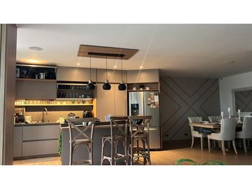 VENDO CASA SECTOR LOMA DEL ATRAVEZADO ENVIGADO