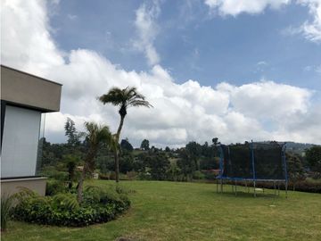 Espectacular Casa Campestre en Alto de las Palmas