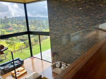 Espectacular Casa Campestre en Alto de las Palmas