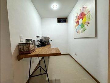 Vendo Hermoso y amplio apartamento sector Aves Maria, Sabaneta