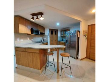 Vendo Hermoso y amplio apartamento sector Aves Maria, Sabaneta