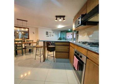 Vendo Hermoso y amplio apartamento sector Aves Maria, Sabaneta