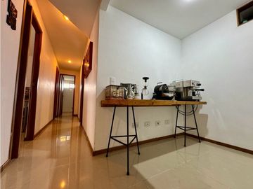Vendo Hermoso y amplio apartamento sector Aves Maria, Sabaneta