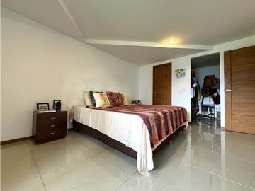 Vendo Hermoso y amplio apartamento sector Aves Maria, Sabaneta