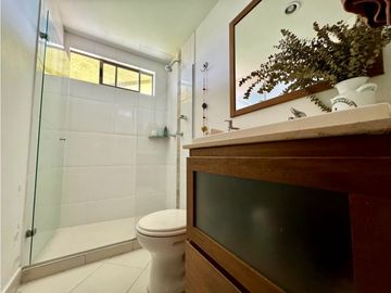 Vendo Hermoso y amplio apartamento sector Aves Maria, Sabaneta