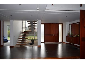 VENTA HERMOSA CASA  EN TENJO CON ZONAS VERDES DOS NIVELES  YG/MD