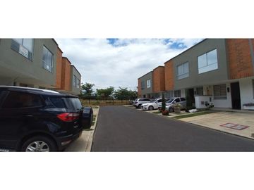 VENTA CASA  CONJUNTO AZORA JAMUNDI
