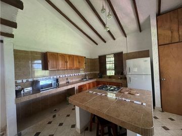 HERMOSA CASA CAMPESTRE ESQUINERA 5 MINUTOS DEL PUEBLO
