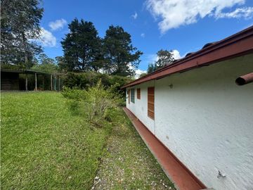 HERMOSA CASA CAMPESTRE ESQUINERA 5 MINUTOS DEL PUEBLO