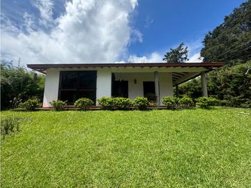 HERMOSA CASA CAMPESTRE ESQUINERA 5 MINUTOS DEL PUEBLO