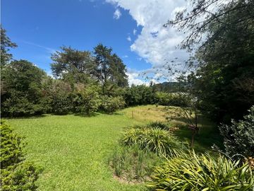 HERMOSA CASA CAMPESTRE ESQUINERA 5 MINUTOS DEL PUEBLO