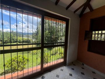 HERMOSA CASA CAMPESTRE ESQUINERA 5 MINUTOS DEL PUEBLO