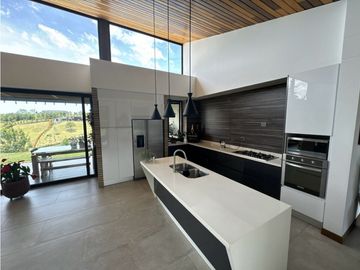 SE VENDE FINCA VA LA CEJA RIONEGRO EN PARCELACIÓN PERTENECE AL CARMEN