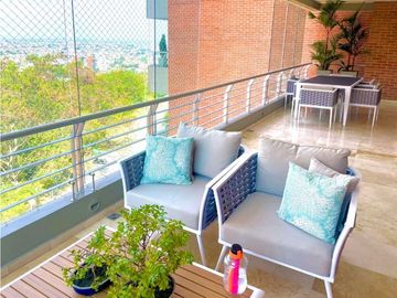 Apartamento remodelado en Reserva de.Cristales oeste Cali