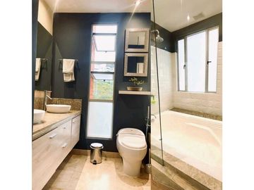 Apartamento remodelado en Reserva de.Cristales oeste Cali