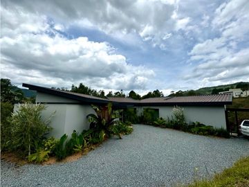 Vendo casa campestre en La María El Retiro Antioquia