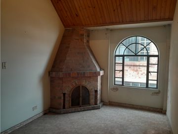 SE VENDE CASA COMERCIAL EN EL CENTRO DE ZIPAQUIRA