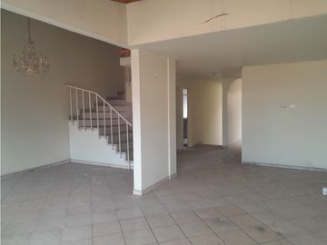 SE VENDE CASA COMERCIAL EN EL CENTRO DE ZIPAQUIRA