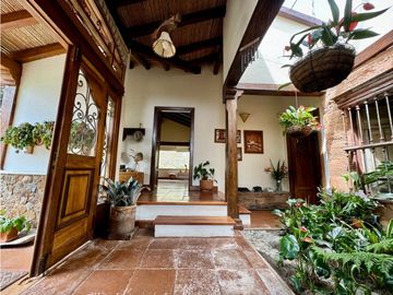 Vendo Casa Campestre Colonial en el Alto del Escobero