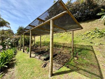 Vendo Casa Campestre Colonial en el Alto del Escobero
